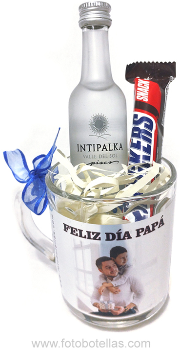 TAZA CON PERSONALIZADO EN PLATEADO.